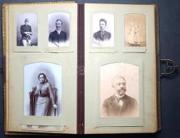 [Fotóalbum] Lám Frigyes dobsinai magyar királyi postamester úr tágabb felvidéki családjának fotóalbu...