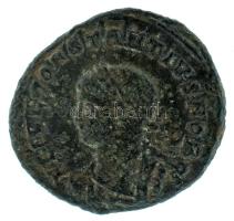Római Birodalom / Konstantinápoly / II. Constantinus 317-337. follis bronz (2,65g) T:XF,VF
Roman Em...