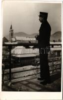 1943 Nagybánya, Baia Mare; látkép télen, férfi erkélyen / general view in winter, man on balcony. photo (EK)
