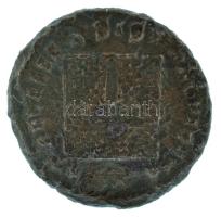 Római Birodalom / Siscia / II. Constantinus 328-329. AE follis bronz (2,17g) T:VF
Roman Empire / Si...