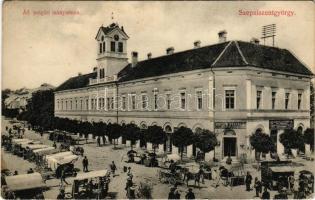 Sepsiszentgyörgy, Sfantu Gheorghe; Állami polgári leányiskola, piac, Gidófalva Vidéki hitelszövetkezetek árucsarnoka, Bozsik Ferenc fodrász üzlete. Benkő M. kiadása / girl school, market, shops (EB)