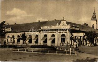 Szentes, Ruházati Nagyáruda, üzlet, útjelző tábla, kerékpár. Képzőművészeti Alap (EK)