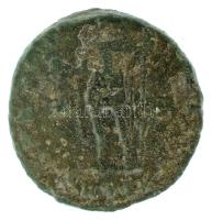 Római Birodalom 355-361 / II. Constantius / Thessalonica / AE follis bronz (2,07g) T:VF,F
Roman Emp...
