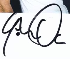 Otto Götz (1967-) német színész aláírása az őt ábrázoló fotón / autograph signature