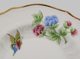 Hollóházi Hortenzia mintás 18 részes étkészlet. 6 darab tányér d: 19 cm, 6 darab mélytányér d: 23 cm...