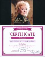 Petula Clark, teljes nevén Petula Sally Olwen Clark, egy kétszeres Grammy-díjas brit énekesnő és szí...