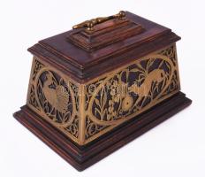 Iparművész fa ékszeres doboz, réz díszítéssel, 19x13x12 cm