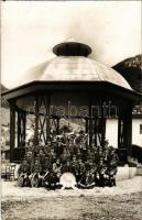 Stainach, Stainach-Pürgg (Steiermark); Zur Erinnerung an die Eröffnung des Schubert-Pavillon in Stainach im Juli 1928 / In memory of the opening of the Schubert Pavilion in July 1928, brass band, musicians