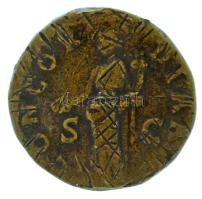 Római Birodalom 128-134 / Sabina / Róma / Sestertius (22,30g) T:F karcok
Roman Empire 128-134 / Sab...