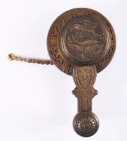 Viktoriánus angol cselédhívó csengő. Bronz, fém 16x9 cm. A kar elfordításával lehetett megszólaltatni az ajtó vagy fal túloldalán hozzá rögzített csengőt.