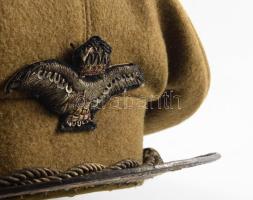 M. Kir. Honvéd Légierő, repülőtiszti tányérsapka, kissé megviselt állapotban, egy hiányzó gombbal, b...