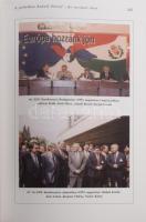 2 db könyv - Debreczeni József: A miniszterelnök. Bp., 1998, Osiris. Kiadói kartonált kötés, jó álla...