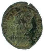 Római Birodalom 352-355 / II. Constantius / ? / AE4 bronz (1,27g) T:VF kitörés a peremen Roman Empire 352-355 / Constantius II / ? / AE4 bronze "CONSTANTI-VS PF AVG / VICTORI[AE DD] AVGGQ [NN] - ?" two Victorys standing facing each other, each holding wreath and palm branch. Star in centre. (1,27g) C:VF crack at the edge