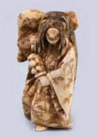 Antik japán csont netsuke - Kabuki színész. Faragott elefántcsont, jelzett, cca 19. sz második fele, m: 6,5 cm /// Antique Japanese bone netsuke - Kabuki actor. Carved ivory, signed, circa second half of the 19th century, height: 6.5 cm