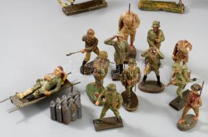 cca 1930/40 Lineol és Elastolin német 35 darabos játékfigura gyűjtemény, közte katonafigurákkal, köz...