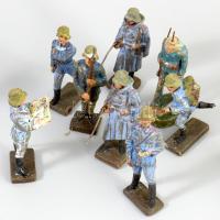cca 1930/40 Lineol és Elastolin német 35 darabos játékfigura gyűjtemény, közte katonafigurákkal, köz...