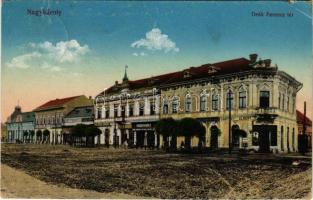 1916 Nagykároly, Carei; Deák Ferenc tér, Pucser Károly, Klein József, Janitzky Albert, Rubletzky Ignác, Kovács György, Hadnagy Ignác üzlete. Vasúti levelezőlapárusítás 4. sz. 1916. / square, shops (EK)