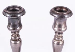 Ezüstözött gyertyatartó pár, m: 24,5 cm