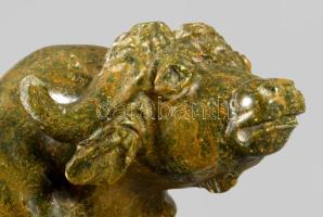 Ökör szobor. Faragott zöld szerpentin, jelzett 18 cm