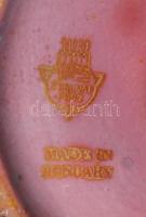 Zsolnay eozin mázas mécsestartó. Kis felületi sérüléssel, tűzhibával, alján repedésvonallal, jelzett...