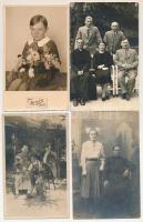 29 db RÉGI fotólap: gyerekek, családok, portrék / 29 pre-1945 photo postcards: children, families, portraits