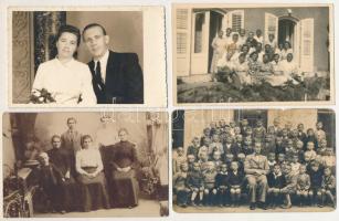 29 db RÉGI fotólap: gyerekek, családok, portrék / 29 pre-1945 photo postcards: children, families, p...