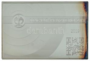 2019. "Magyar Pénzverő Zrt. 2019. / Látogatói érem" ezüstözött fém plakett, dísztokban (40x60mm) T:PP patina / Hungary 2019. "Hungarian Mint Ltd. 2019. / Visitor's Medal" silver-plated metal plaque, in a decorative case (40x60mm) C:PP patina