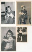 40 db MODERN és RÉGI fotós képeslap: gyerekek, játékok / 40 modern and pre-1945 photo postcards: chi...