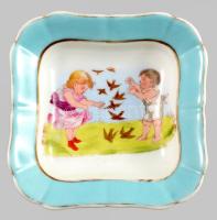 2 darab antik gyermek reggeliző tál, kopással, 13x13 cm