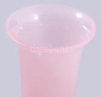 cca 20. sz. eleje, Krémes színezésű kisváza, m: 10,5 cm