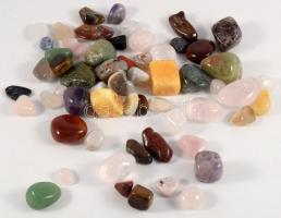 Kis doboznyi ásvány, drágakő, vegyesen.