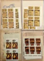 Vatikán postatiszta négyestömb gyűjtemény + hozzá FDC-k, kisívek, CM-k, díjjegyesek gyűrűs berakóban