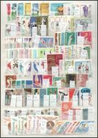 1932-1990 193 db sport és olimpia motívum bélyeg, köztük sorok is, A/4-es berakólap mindkét oldalán