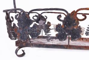 Régi kovácsolt vas kínáló, korrodált, 31x28 cm