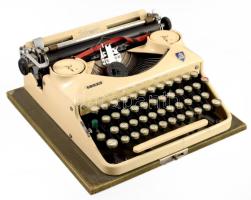 cca 1938 Triumph Norm 6 írógép, rajta "Vezérképviselet: Winternitz Dixi, Budapest..." felirattal, 32x32 cm