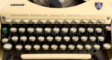 cca 1938 Triumph Norm 6 írógép, rajta "Vezérképviselet: Winternitz Dixi, Budapest..." feli...