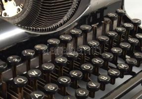 Antik Olympia írógép, sérüléssel, 29x28 cm