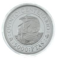 Spanyolország 1989. 5000P Ag "Amerika felfedezésének 500. évfordulója - Karavella" tanúsítvánnyal, kapszulában, fa dísztokban T:PP Spain 1989. 5000 Pesetas Ag "500th anniversary of the discovery of America - Spanish Caravel" with certificate, in capsule, in wooden case C:PP Krause KM#839