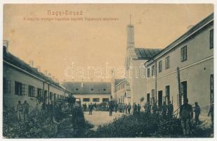 1908 Nagyenyed, Aiud; Magy. kir. országos fegyintézeti kápolnák, fegyencek séta közben. W. L. (?) 457. / prison chapel, prisoners (EB)