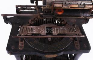cca 1895-1910 Remington írógép, rajta "Kizárólagos vezérképviselőség Glogowski és Társa Budapes...