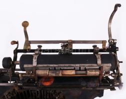 cca 1895-1910 Remington írógép, rajta "Kizárólagos vezérképviselőség Glogowski és Társa Budapes...