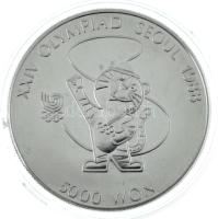 Dél-Korea 1986. 5000W Ag "1988 Olimpia - Tigris Kabala" kapszulában, tanúsítvánnyal, sérült dísztokban T:BU South Korea 1986. 5000 Won Ag "Tiger Mascot" in capsule, with certificate, in damaged case C:BU Krause KM#54