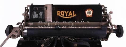cca 1914-1931 Royal Typewriter Company "Royal 10" írógép. Magyar billentyűzettel, oldalán ...