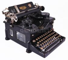 cca 1914-1931 Royal Typewriter Company "Royal 10" írógép. Magyar billentyűzettel, oldalán ...