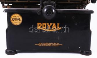 cca 1914-1931 Royal Typewriter Company "Royal 10" írógép. Magyar billentyűzettel, oldalán ...