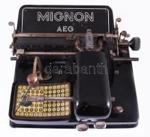 cca 1923 AEG Mignon tipusú mutatópálcás írógép magyar betűkkel. Az írógép-történelem rendkívül érdekes darabja, igazi ritkaság! /// Circa 1923 AEG Mignon pointer typewriter with Hungarian characters. A highly interesting piece of typewriter history, rarity!