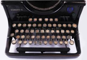 1937-1940 Triumph "Standatrd 12" írógép, magyar billentyűzettel, eredeti fazettált üvegeiv...