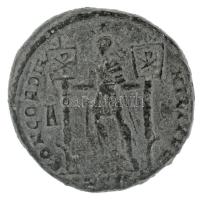 Római Birodalom 351-354 / II. Constantius / Siscia / Maiorina bronz (4,74g) T:VF
Roman Empire / Sis...