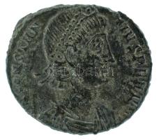 Római Birodalom 351-355 / II. Constantius / Heraclea / Follis bronz (4,41g) T:XF Roman Empire 351-355 / Constantius II / Heraclea / Follis bronze "DN CONSTAN-TIVS PF AVG / FEL TEMP RE-[PAR]ATIO - gamma - SMH gamma" soldier standing left, knee raised, spearing fallen horseman, reaching backwards (4,41g) C:XF RIC VIII 82