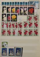 1957-1983 Többpéldányos sorok és darabok, 12 fehér lapos, 8 sor A4-es berakóban